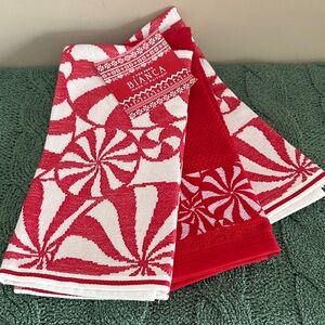 Bianca Holiday Christmas Kitchen Towels Red Candy Print NEW!